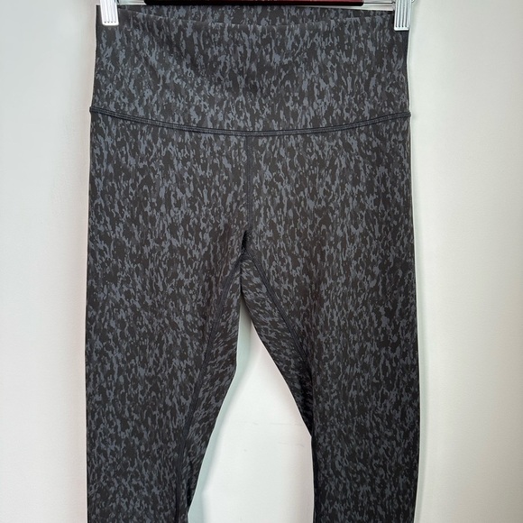 Lululemon Wunder Under High-Rise Crop 23" *Full-On Luxtreme - Picture 6 of 10